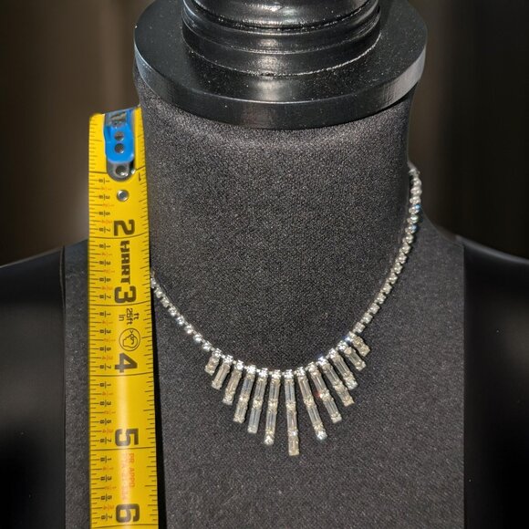 1954 Vintage Hook and Extender Rhinestone and Glass Wedding Party Necklace - Picture 4 of 6